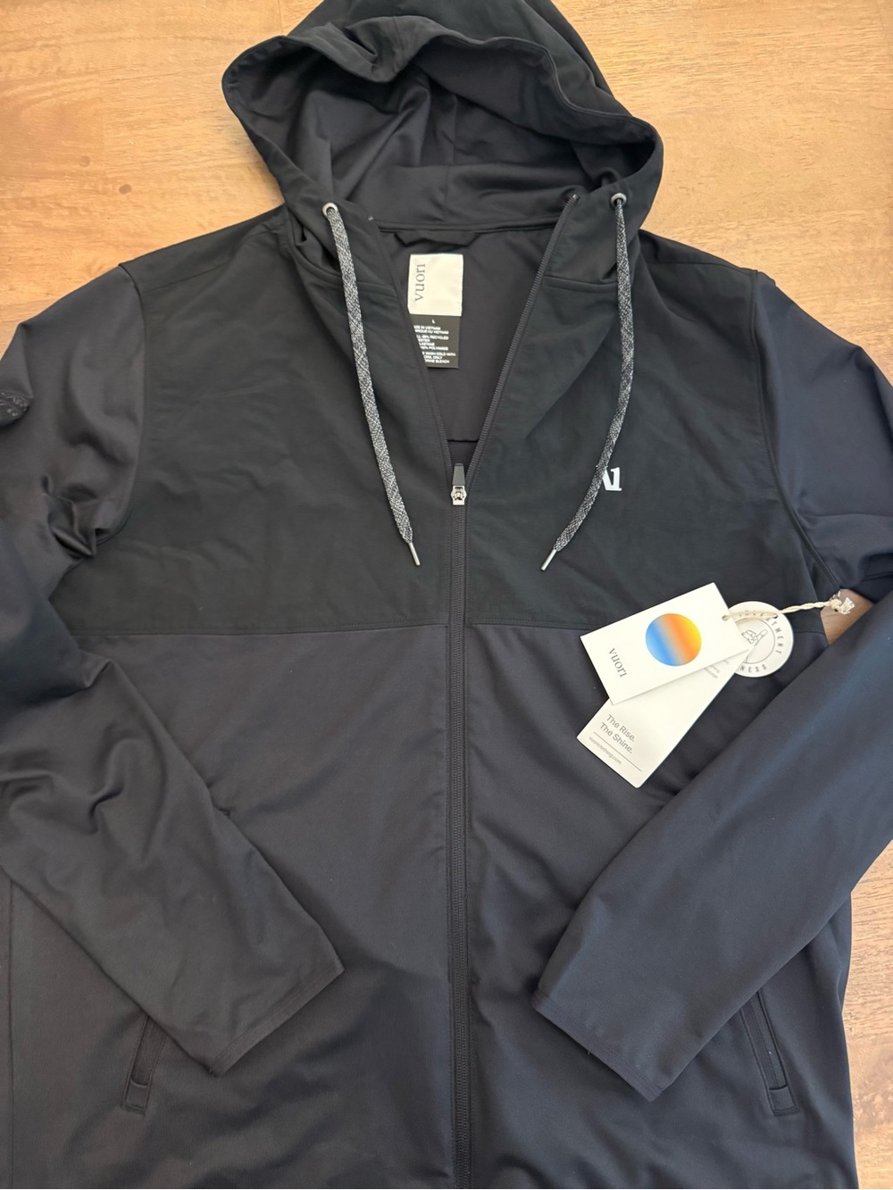 NEW Vuori Black Full-Zip Hooded Zip-up